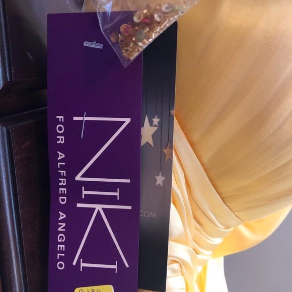 Alfred Angelo - Picture 10 of 13